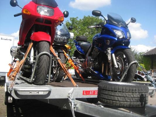 Motorradanhänger mieten & vermieten - Transporter für 3 Motorräder, ankippbar in Grevenbroich